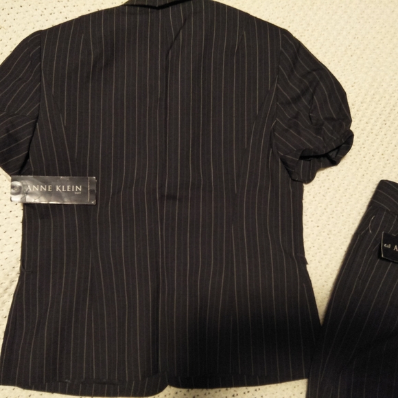 Anne Klein short sleeve suit set New - Picture 4 of 5